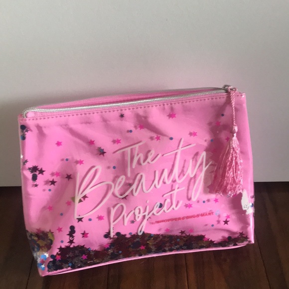 Pink and sparkly makeup bag - Picture 3 of 3